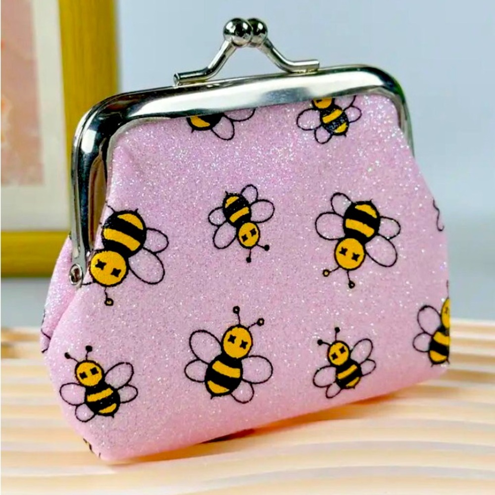Cute Bee coin purse🌸🐝